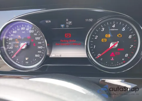 2017 Mercedes-Benz E 300 4Matic z USA, uszkodzony, nr VIN WDDZF4KB5HA171172